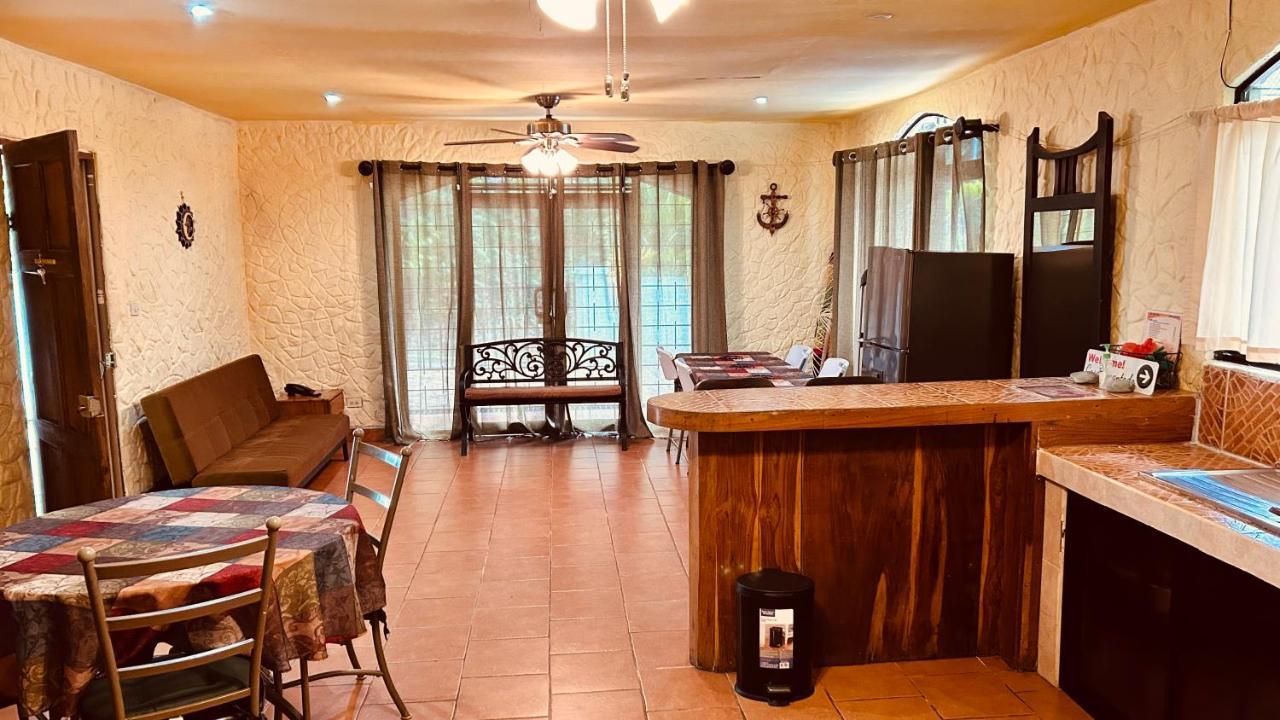 Casa Encantada Offers You Two-Bedroom House, 1 Tiny Apartment & 3 Double Rooms Nationalpark Nationalpark Manuel Antonio Exterior foto