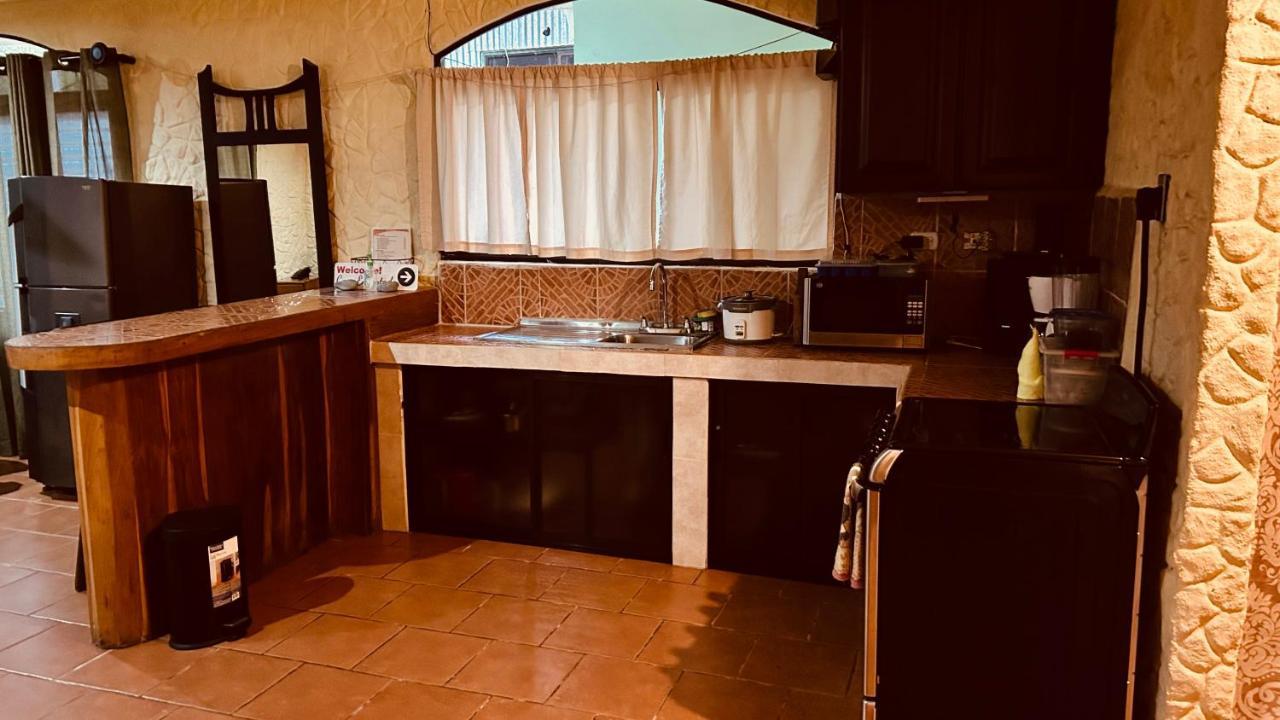 Casa Encantada Offers You Two-Bedroom House, 1 Tiny Apartment & 3 Double Rooms Nationalpark Nationalpark Manuel Antonio Exterior foto