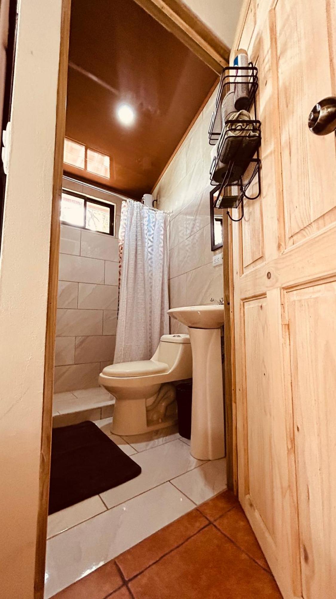 Casa Encantada Offers You Two-Bedroom House, 1 Tiny Apartment & 3 Double Rooms Nationalpark Nationalpark Manuel Antonio Exterior foto