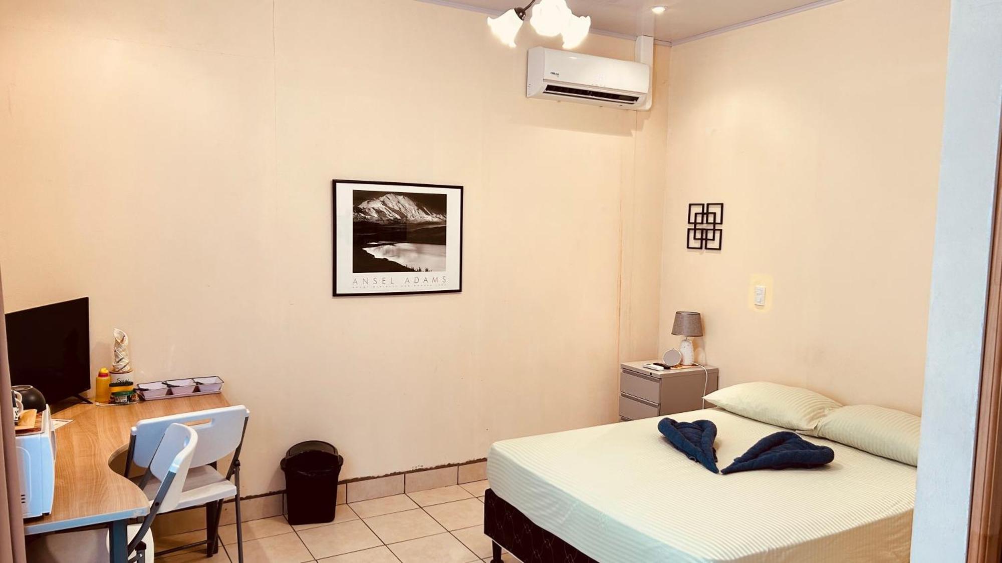 Casa Encantada Offers You Two-Bedroom House, 1 Tiny Apartment & 3 Double Rooms Nationalpark Nationalpark Manuel Antonio Exterior foto