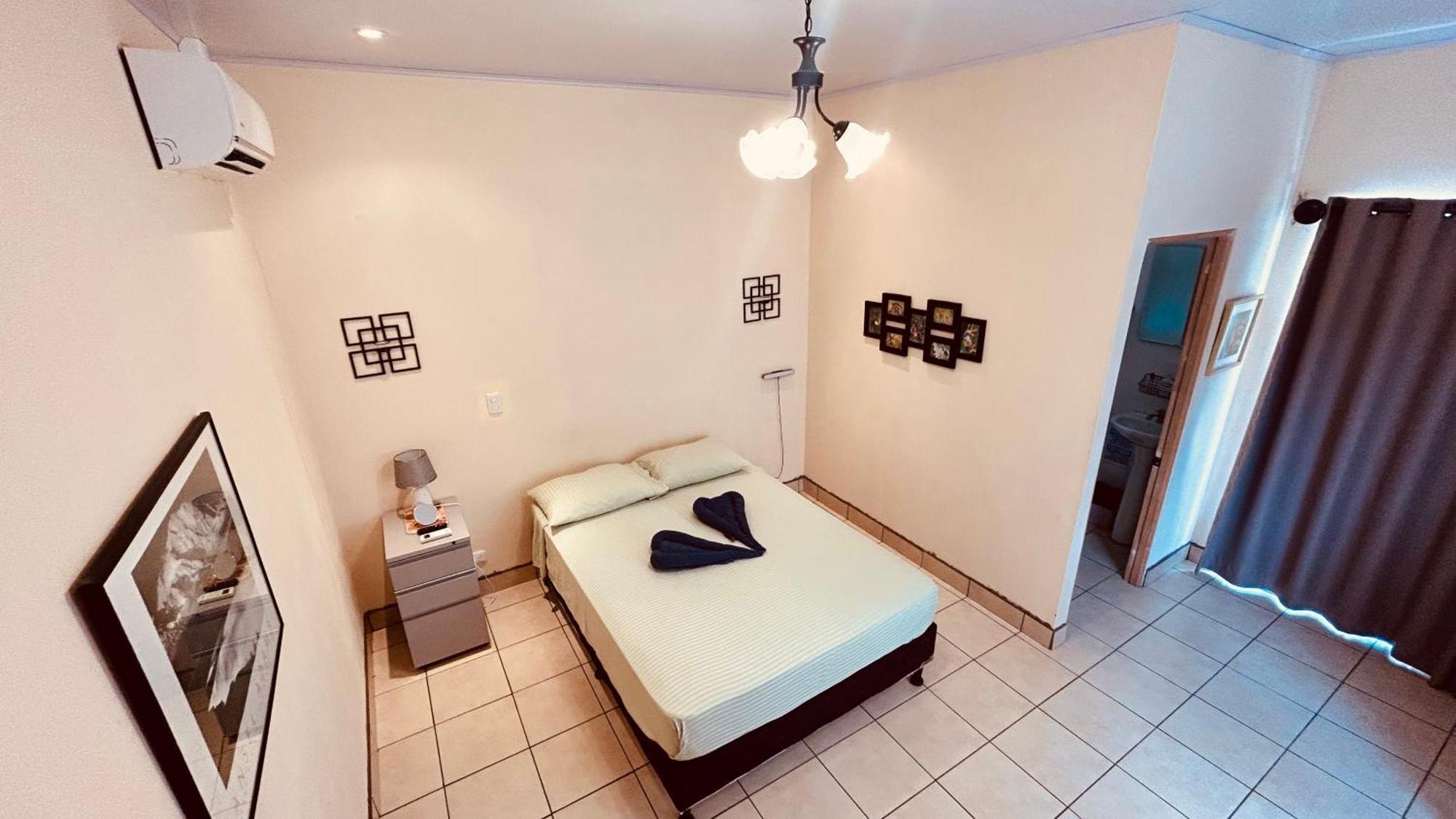 Casa Encantada Offers You Two-Bedroom House, 1 Tiny Apartment & 3 Double Rooms Nationalpark Nationalpark Manuel Antonio Exterior foto