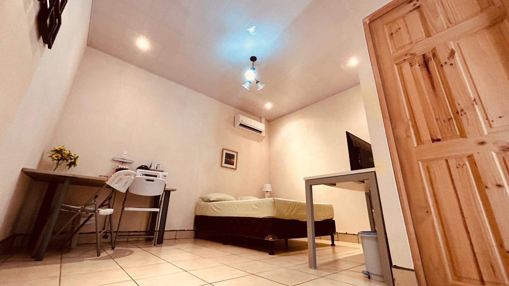 Casa Encantada Offers You Two-Bedroom House, 1 Tiny Apartment & 3 Double Rooms Nationalpark Nationalpark Manuel Antonio Exterior foto